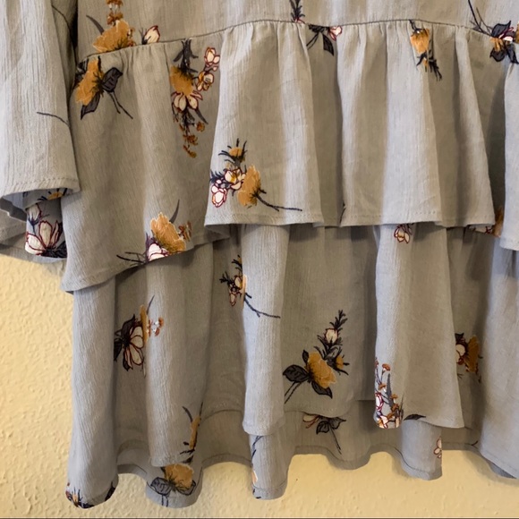 Pretty floral blouse - Picture 4 of 6